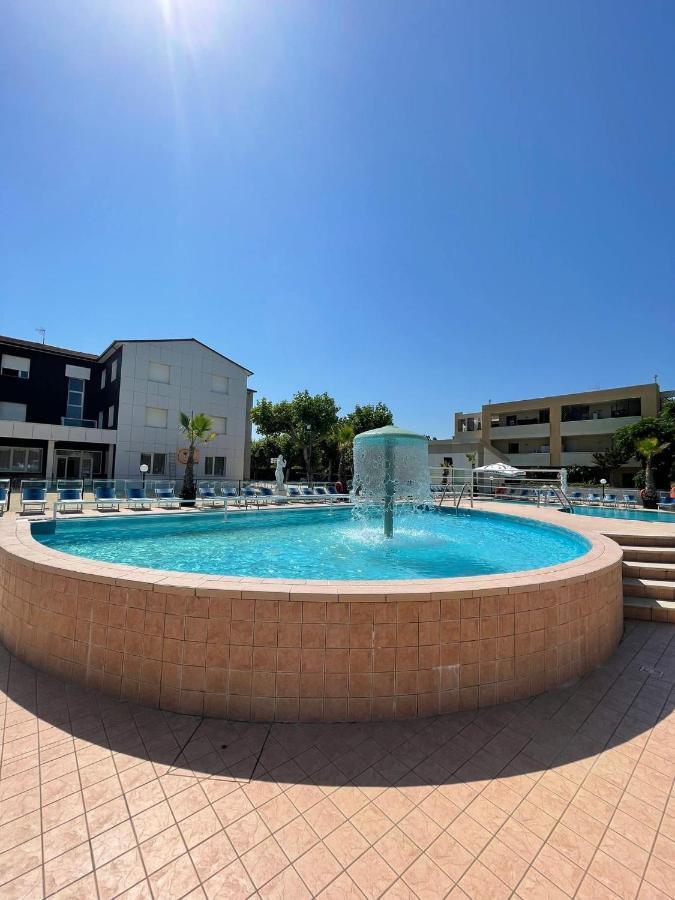 Color Perla Village Bellaria-Igea Marina Exterior photo